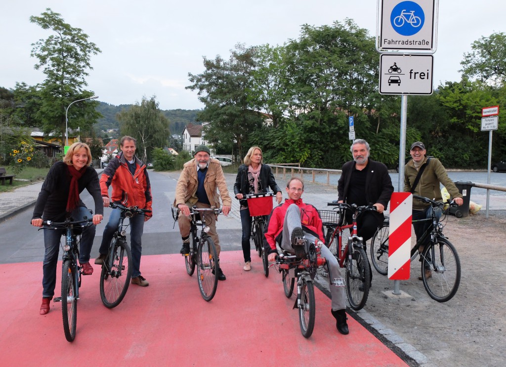 Grüne besuchen die Fahrradstraße